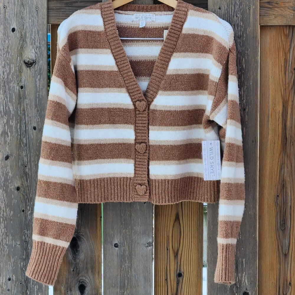 LOVELY Heart Shape Button Sweater Women's Size Small Brown White BNWT WILD SKYE